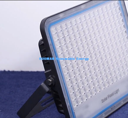 ไฟสปอร์ตไลท์โซลาร์เซลล์กันน้ำ IP65 15000LM ความสว่างสูงพร้อมเซ็นเซอร์ตรวจจับความเคลื่อนไหวสำหรับการรักษาความปลอดภัยภายนอกอาคาร
